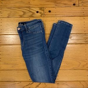 Advanced Stretch Hollister light-wash jegginngs